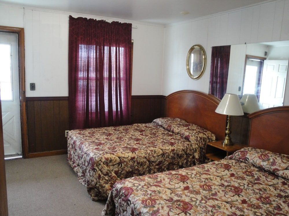 Jade Inn Motel 2