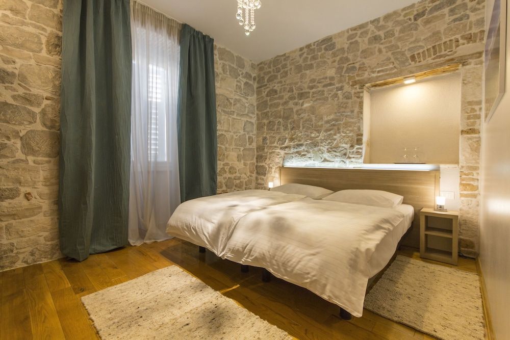 Tifani Luxury Rooms 1