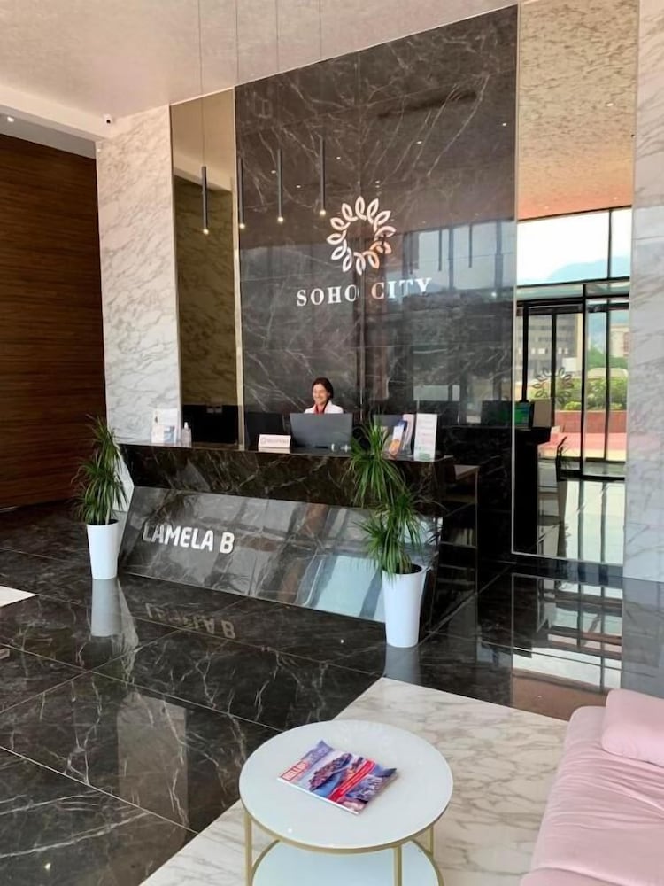 Blue View Luxury Apt in Soho City 2
