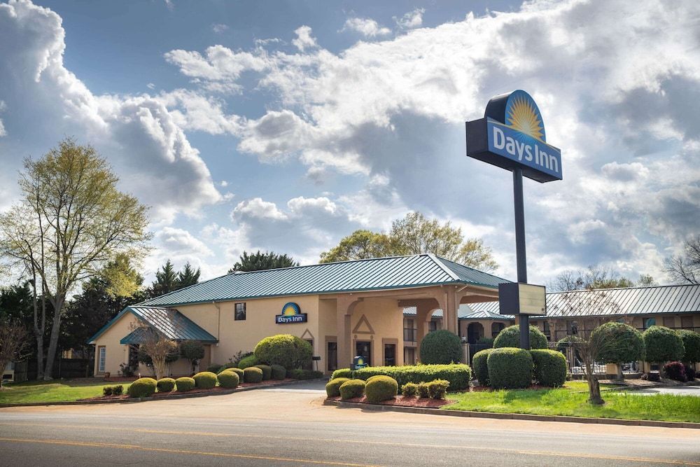Days Inn by Wyndham Thomaston 1