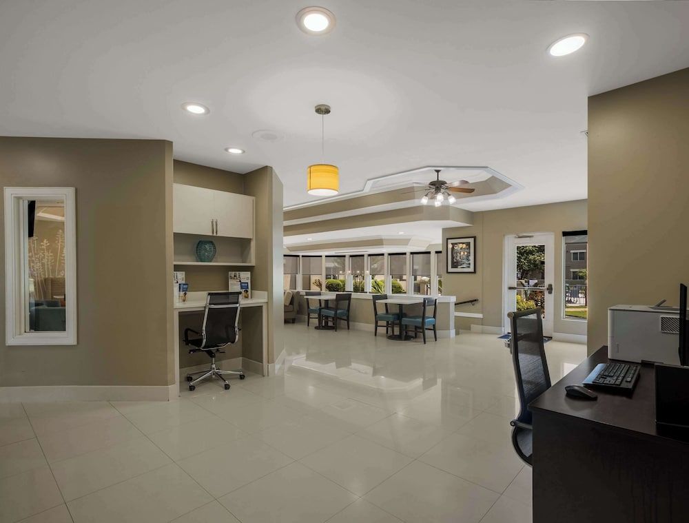 MainStay Suites Savannah Midtown 2