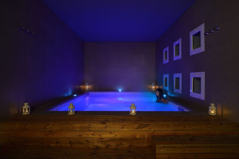 Embassy Hotel & Spa 1