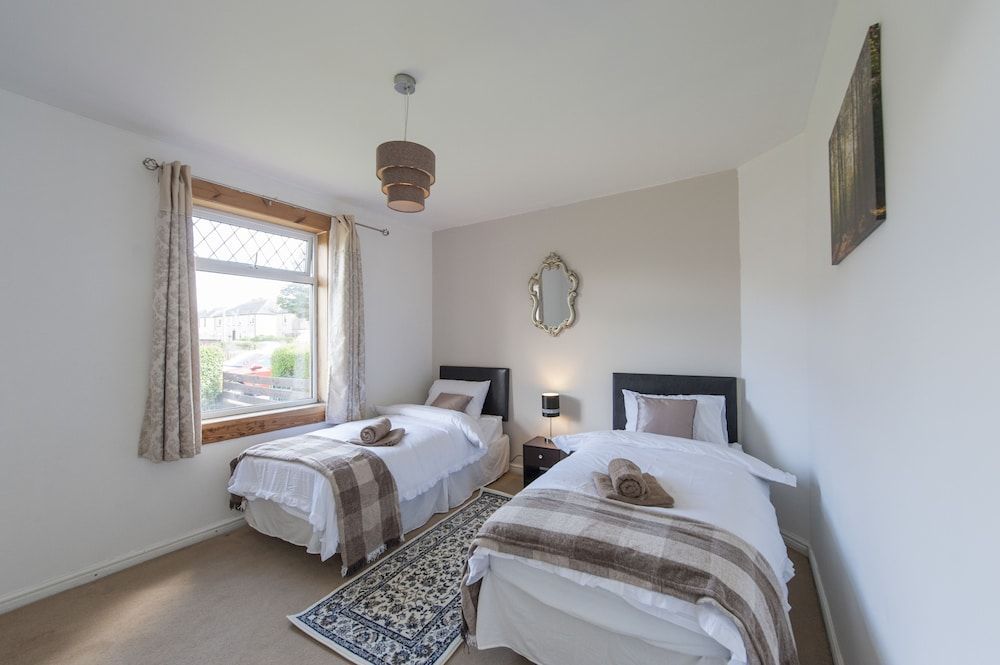 Montgomery Apartments - Stevensons 1