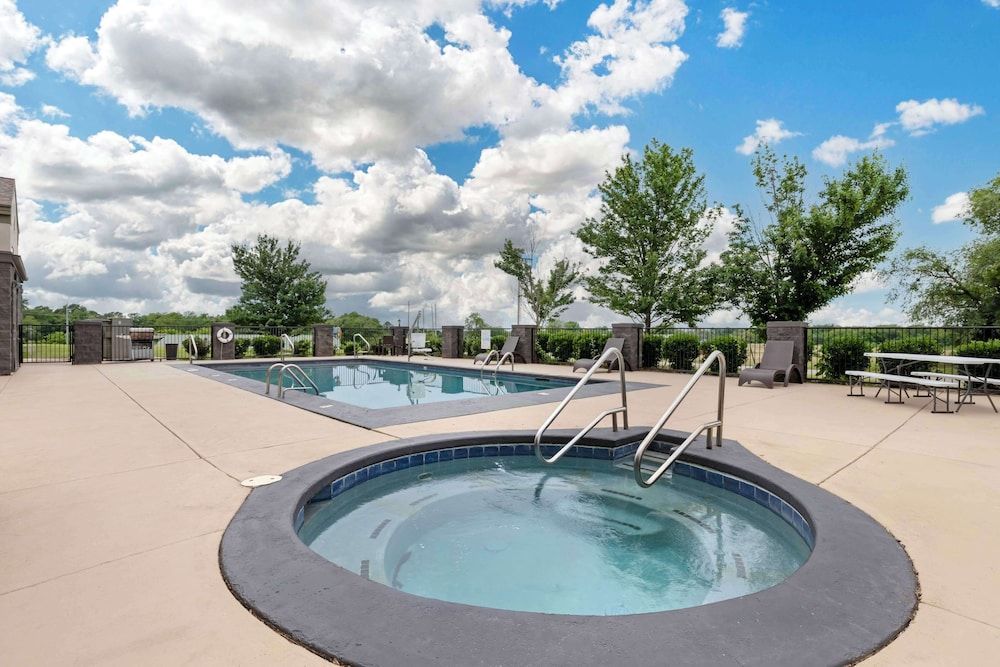 Best Western Locust Grove Inn & Suites 1