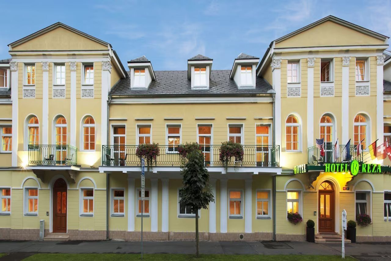 Hotel Reza 2