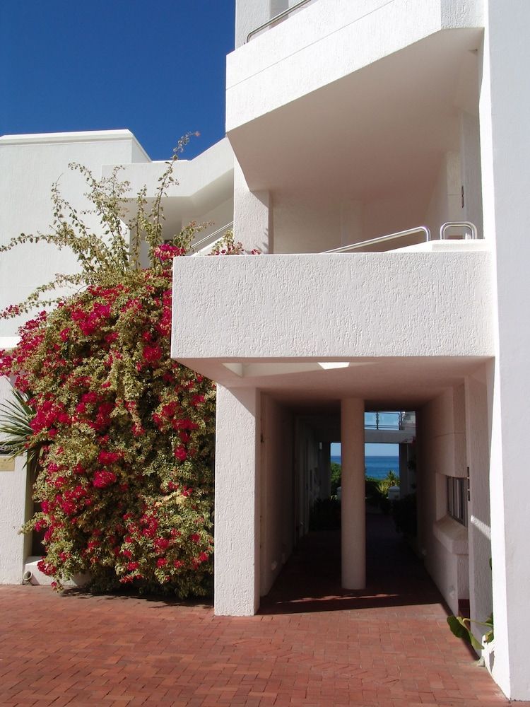 Diaz 15 House on the Bay 2