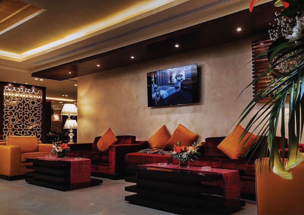 Seven Roses Hotel 1