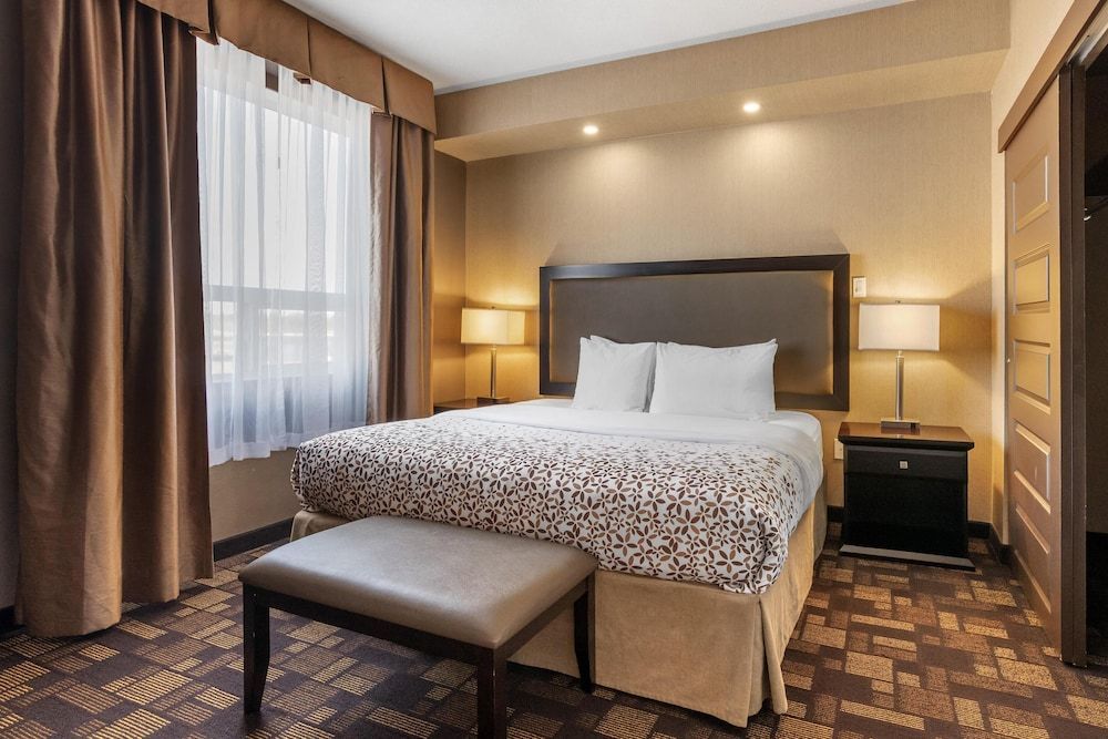 Best Western PLUS Fox Creek 1