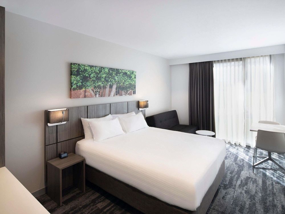 Mercure Sydney Blacktown 1