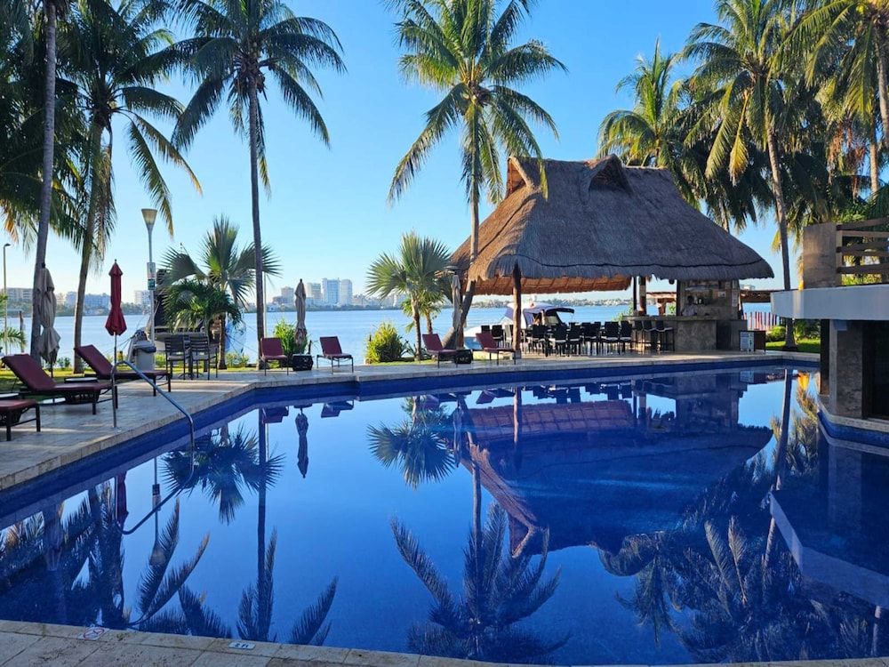 Sina Suites Cancun - Adults Only 1