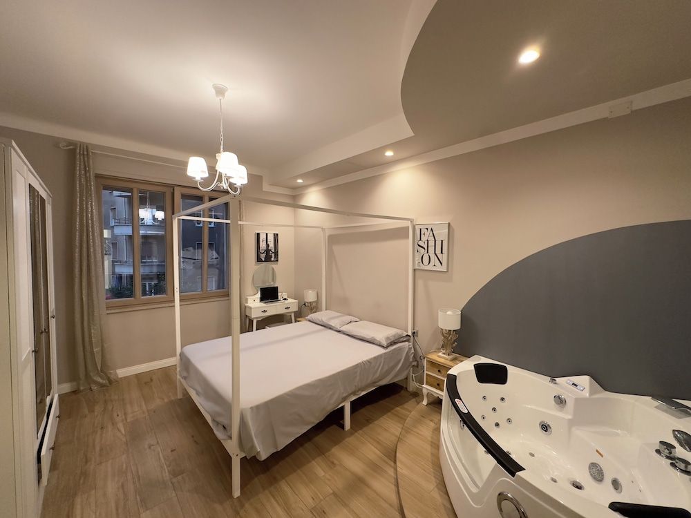 DORIAN GRAY LUXURY SUITE 2