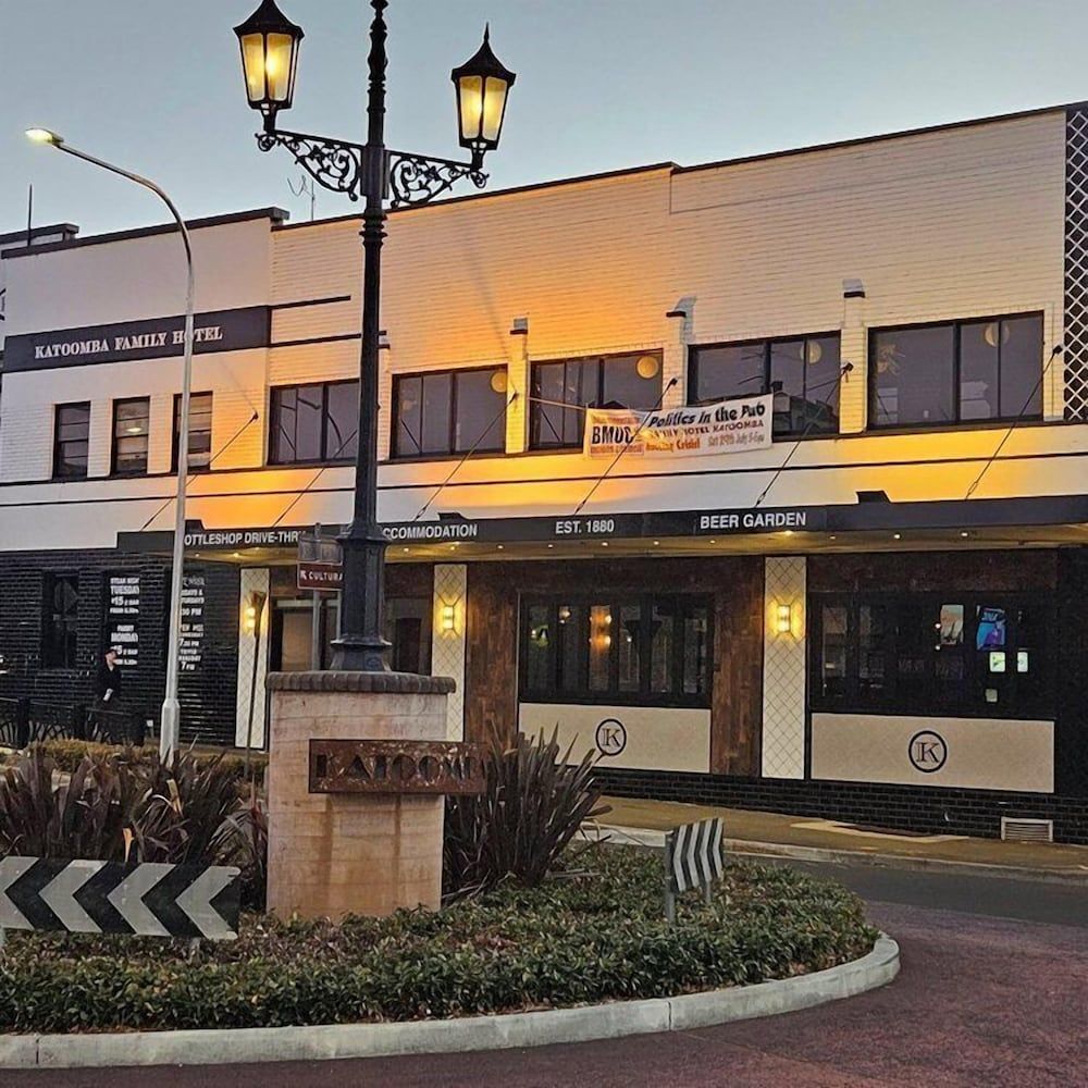 Katoomba Hotel 1