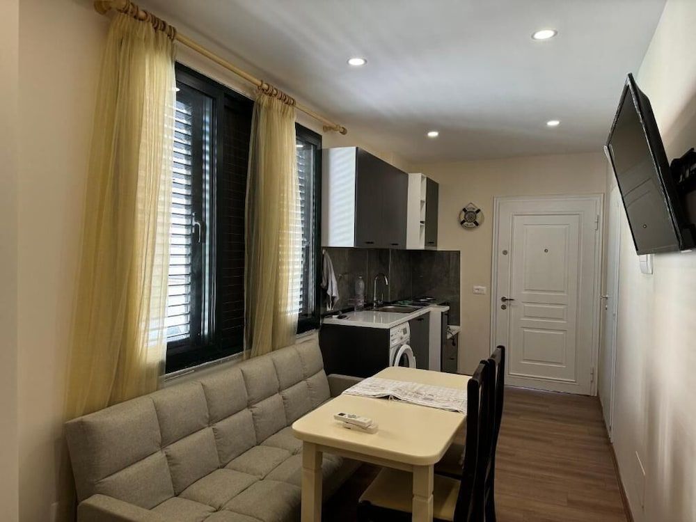 Tirent Apartment - Cozy Bedrooms Stay by Golem Beach. 2