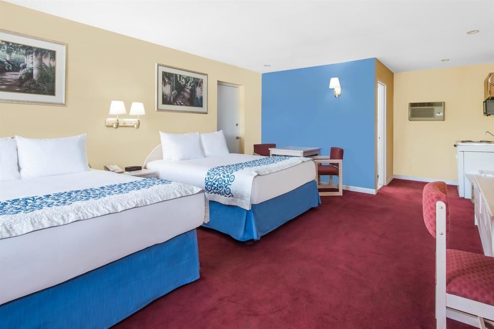 Days Inn by Wyndham Hicksville Long Island 1