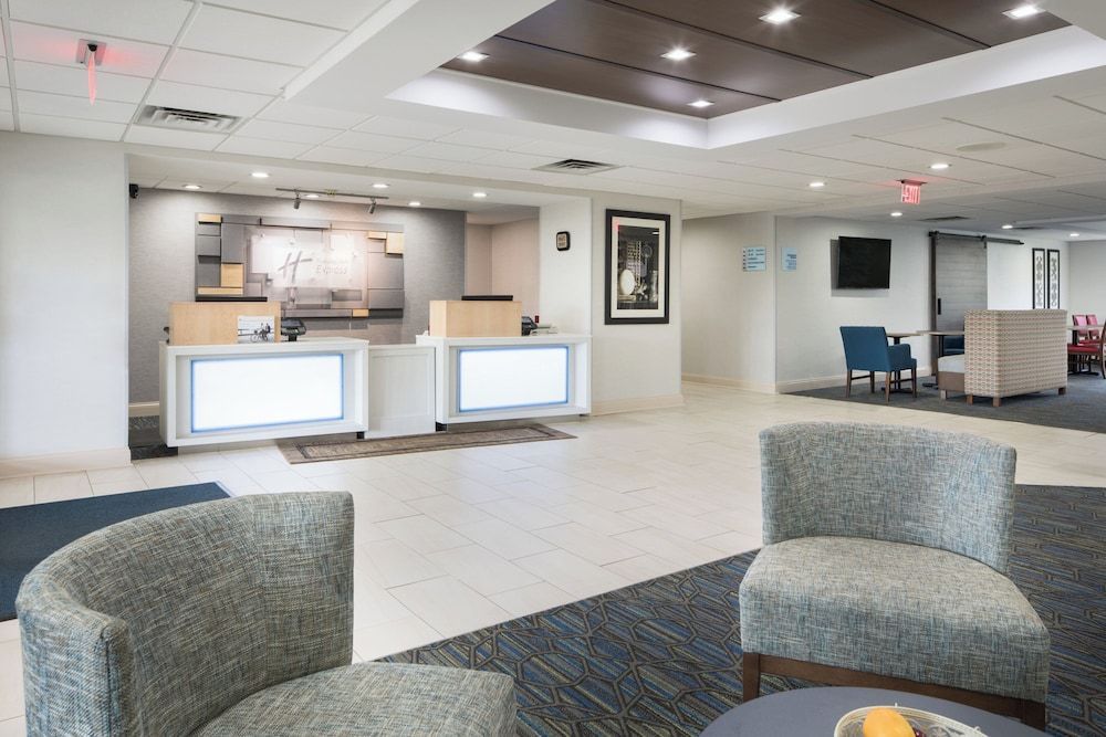 Holiday Inn Express LOUISVILLE NORTHEAST by IHG 1