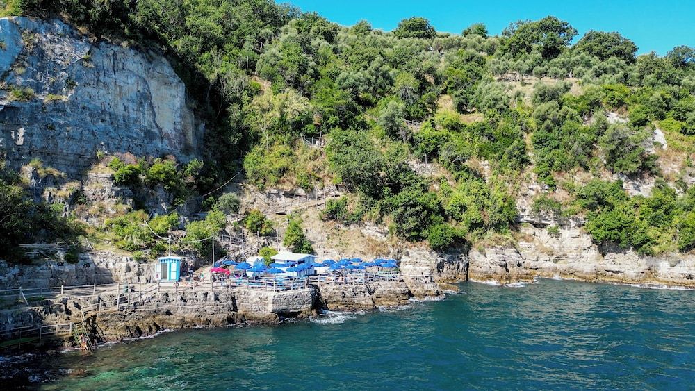 Hostel & Glamping Santa Fortunata 2