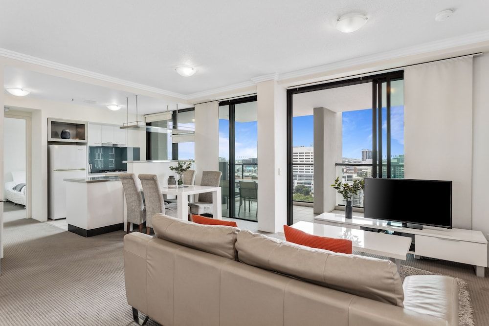 Republic Apartments Brisbane City 1