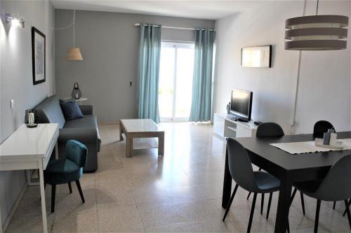 Apartamento con vistas, playa y WIFI 2