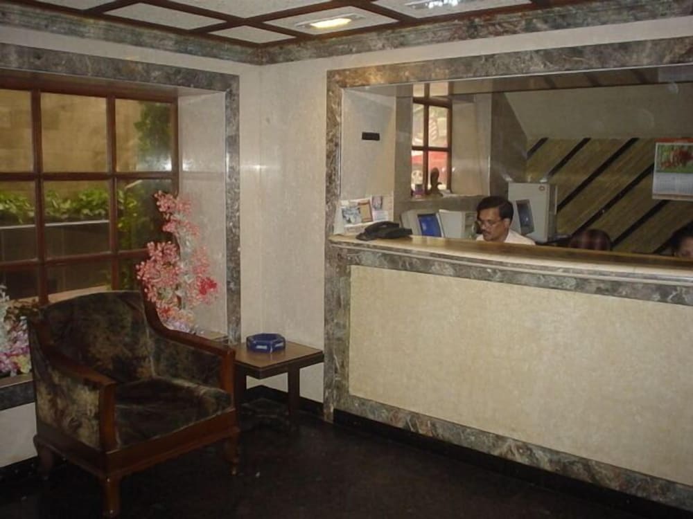 Pals Hotel 2
