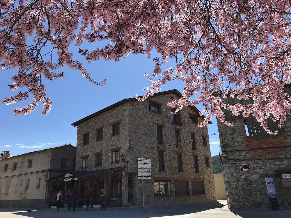 Hostal Pas De La Pera 1