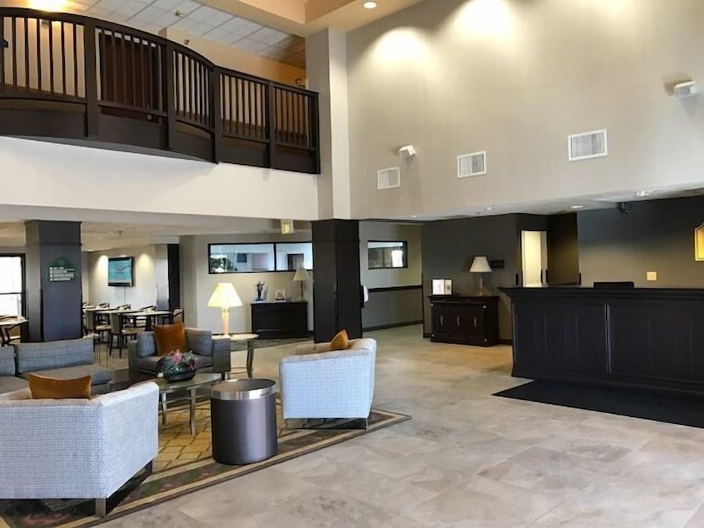 Wingate by Wyndham Pueblo 2