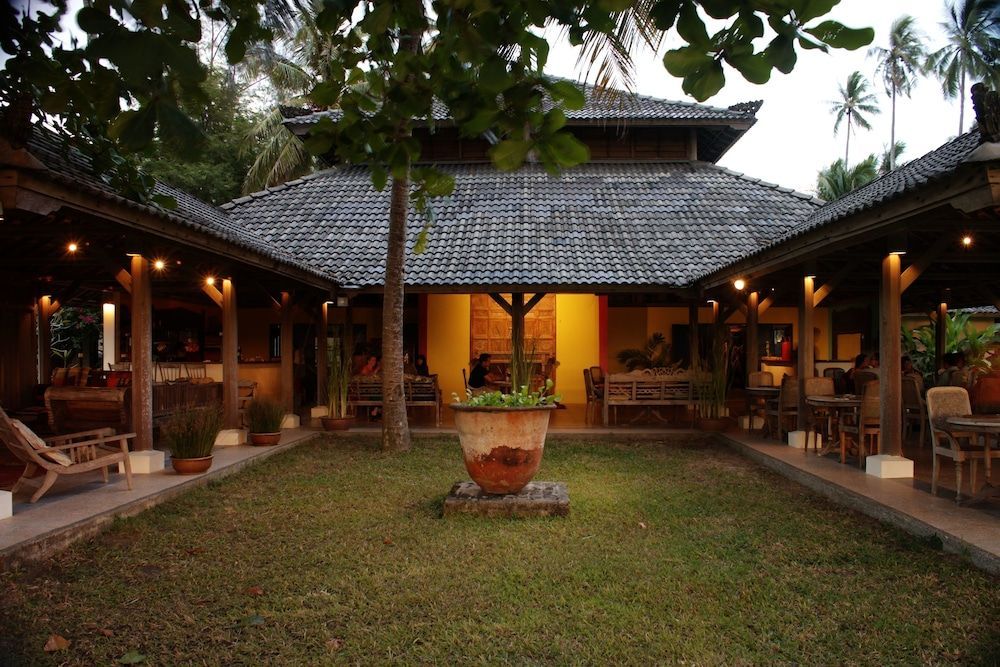 Bon Ton Antique Wooden Villas 2