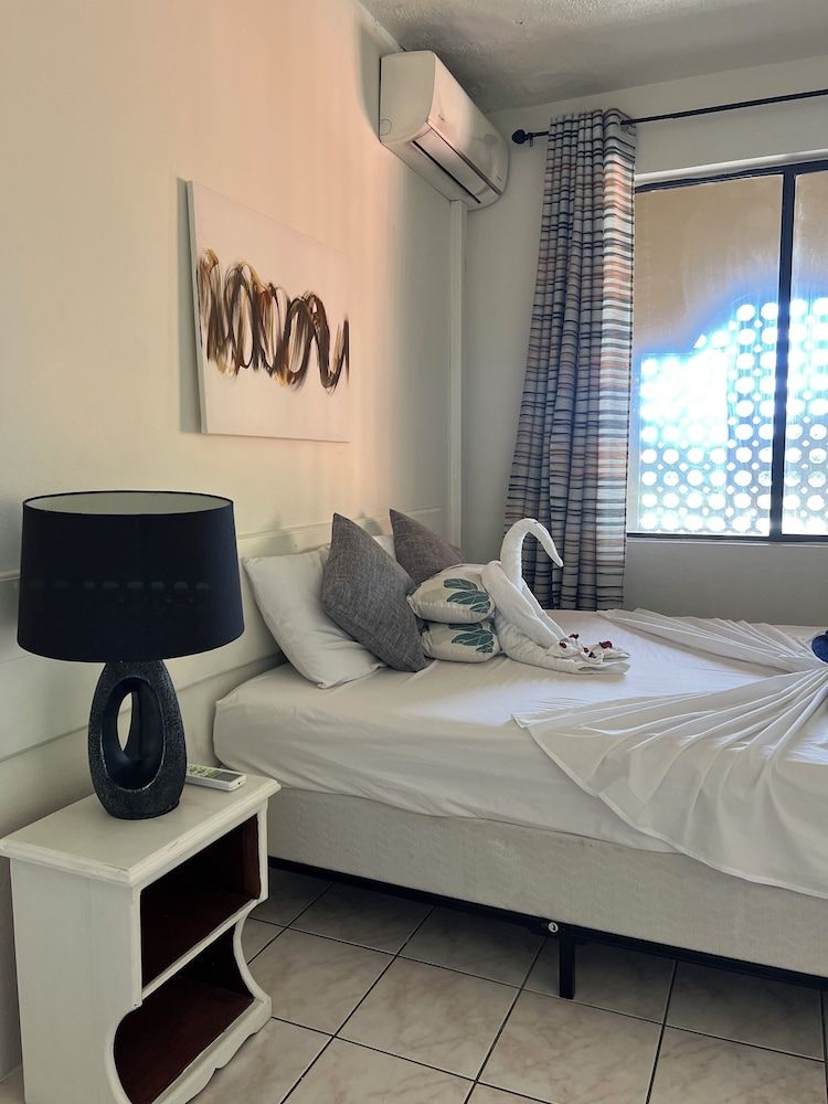 Seaview Apartel 1