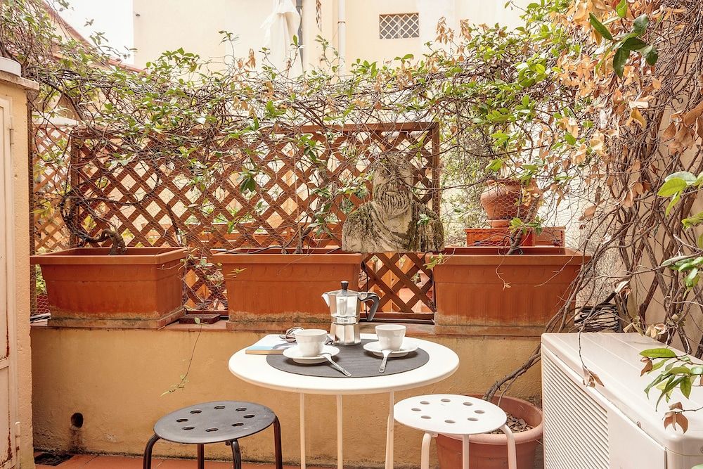 San Niccolò Apartment by Mamo Florence 1