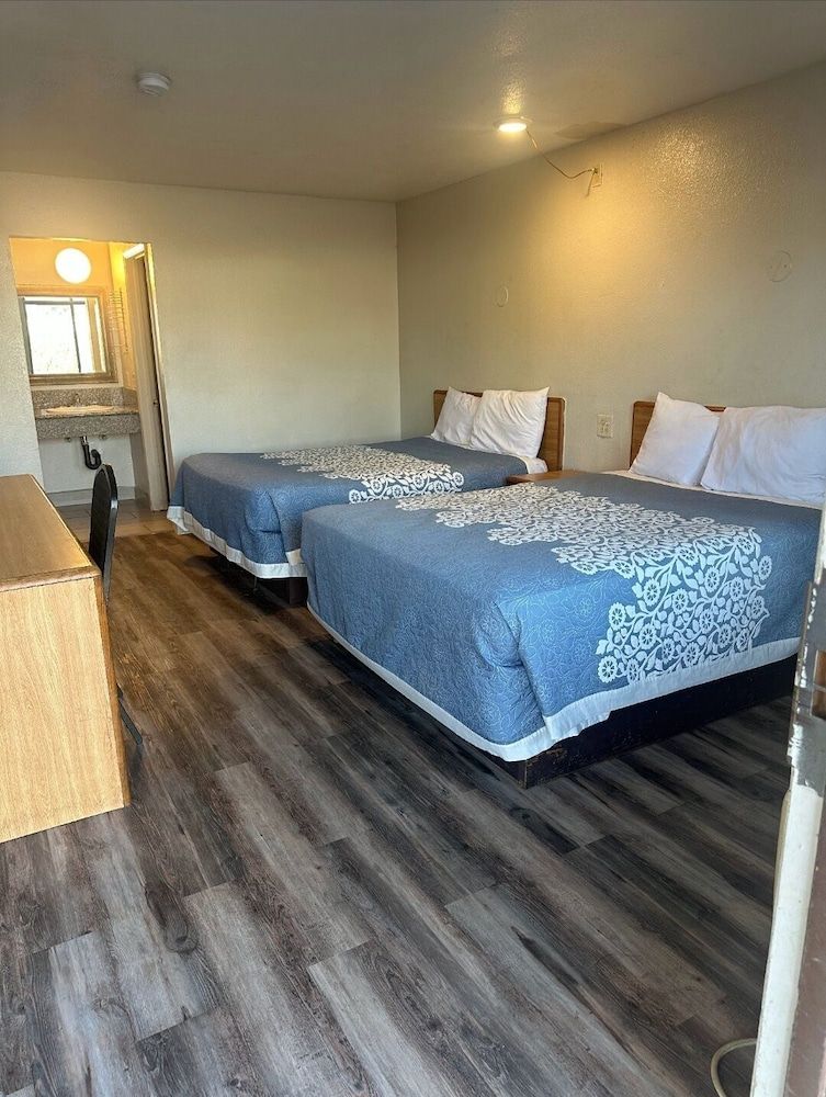 Best Economy Inn & Suites 1