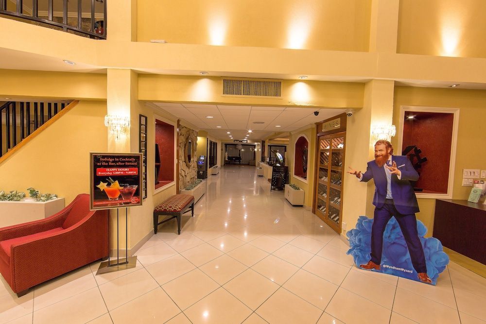 Ramada by Wyndham Houston Intercontinental Airport East 2