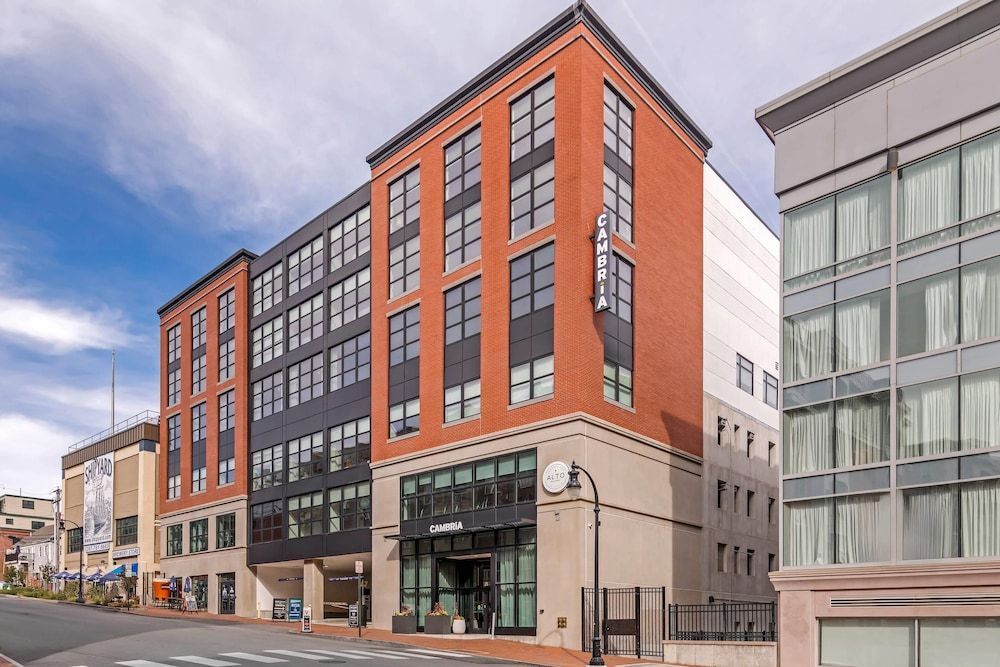 Cambria Hotel Portland Downtown Old Port 1