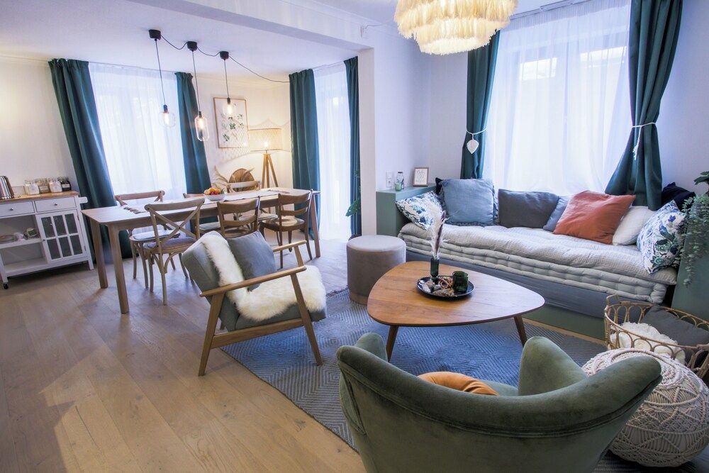 Chalet Antoine serviced Apartments by Mirabeau 1