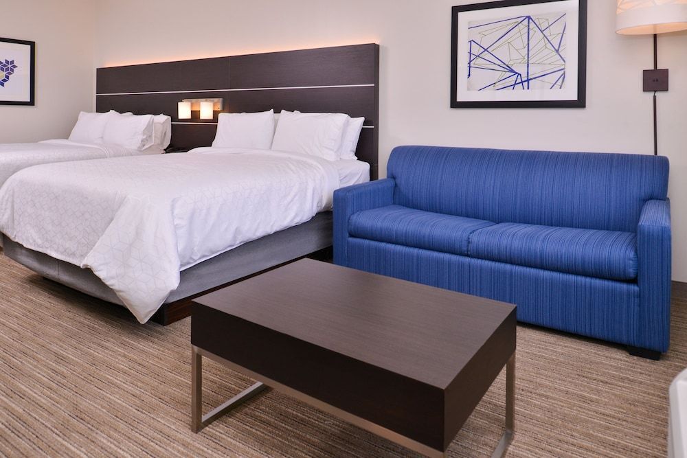 Holiday Inn Express & Suites MALL OF AMERICA - MSP AIRPORT by IHG 2