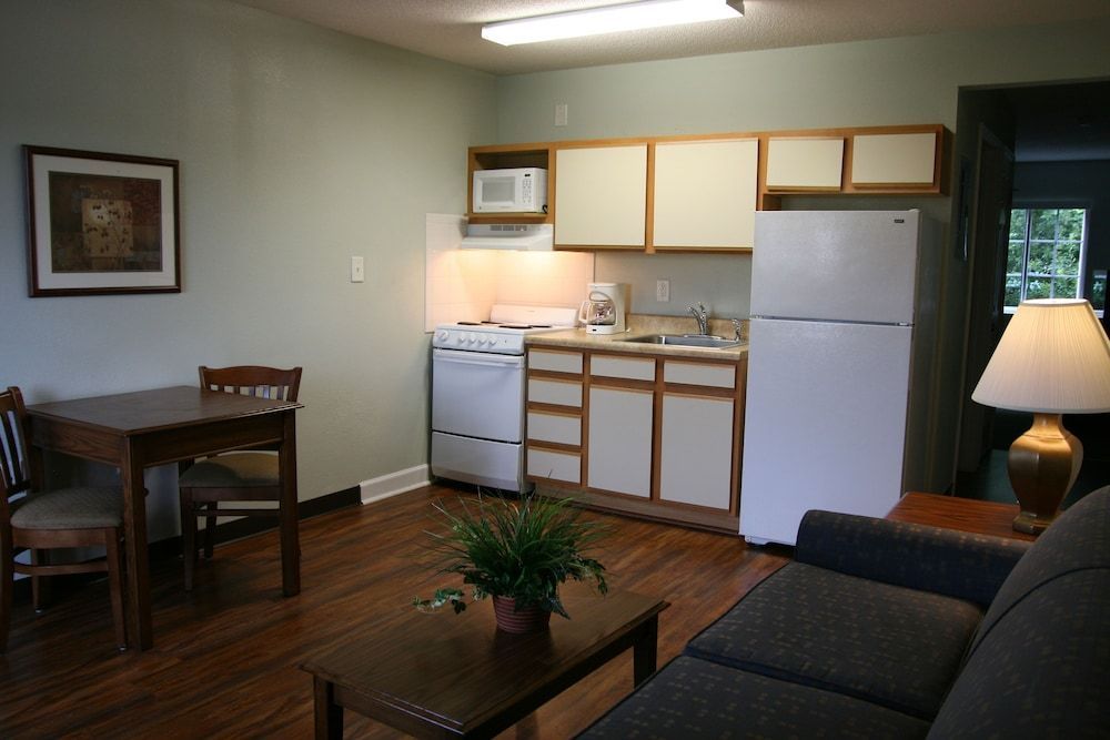 Affordable Suites Jacksonville 1