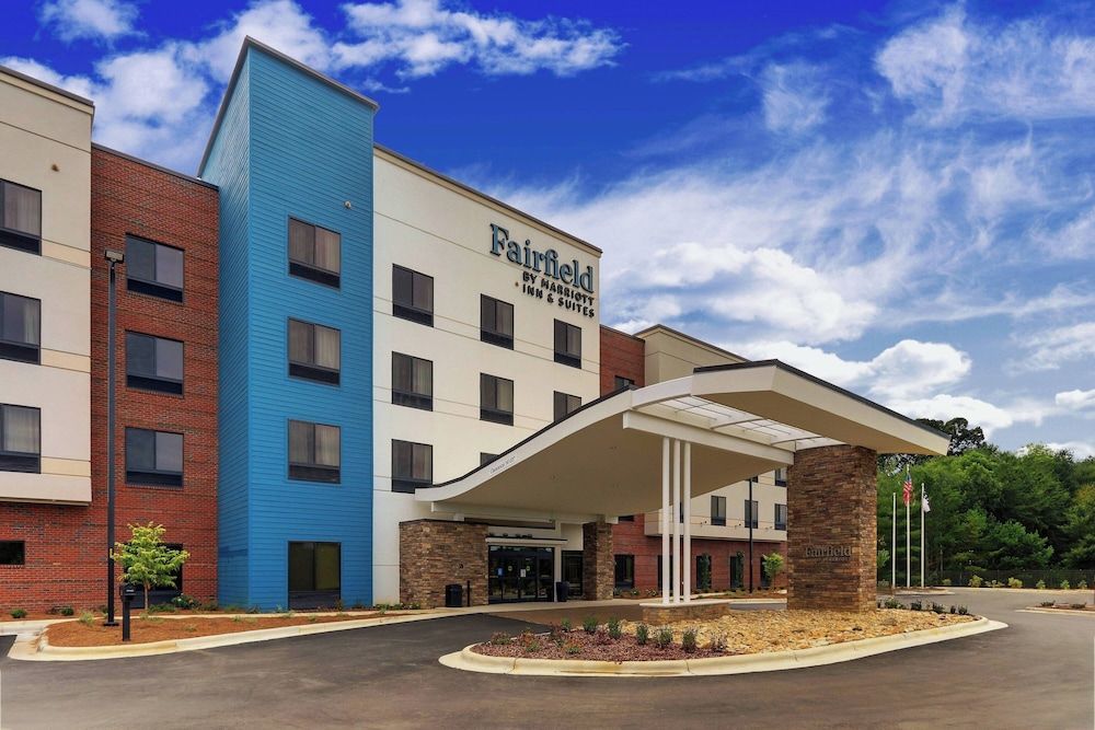 Fairfield Inn & Suites by Marriott Asheville Weaverville 1