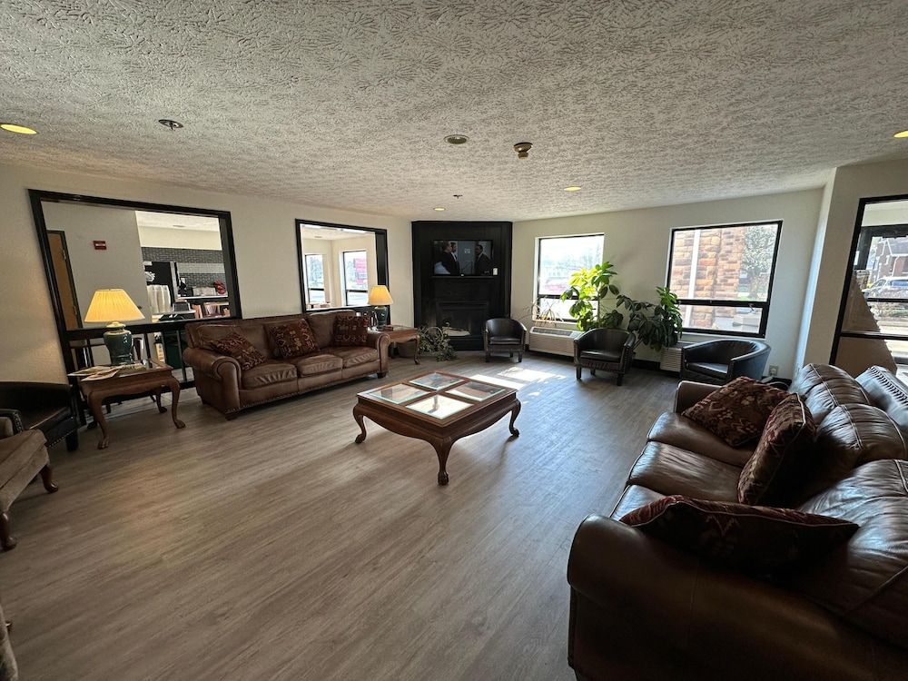 Ramada by Wyndham Strasburg Dover 2