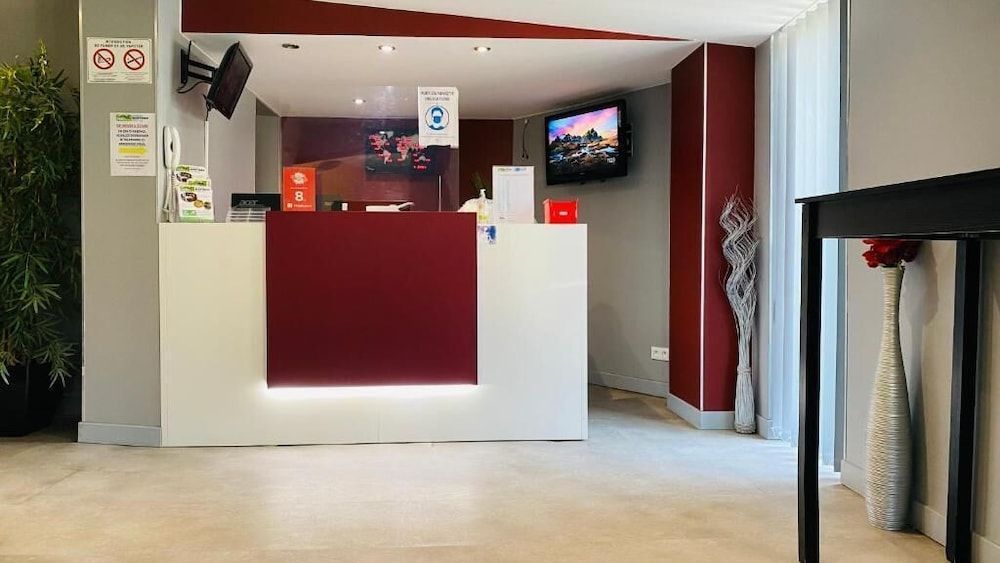 Hotel Martinez Grenay 2