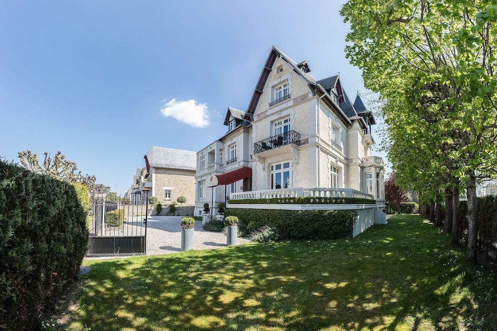 Villa 81 1