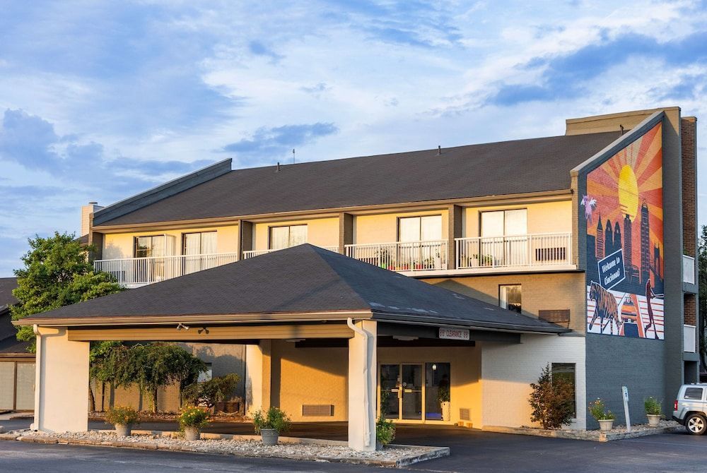 Days Inn by Wyndham Cincinnati East 1