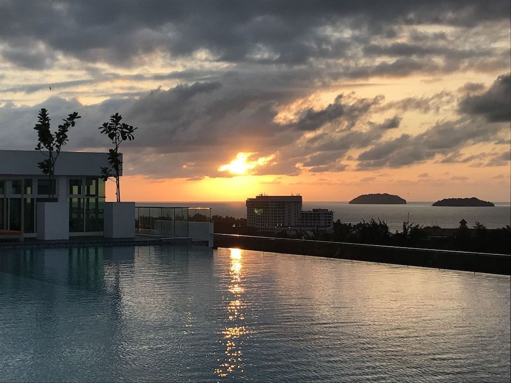 Sunset Seaview Vacation Condos at Infinity Avenue 1