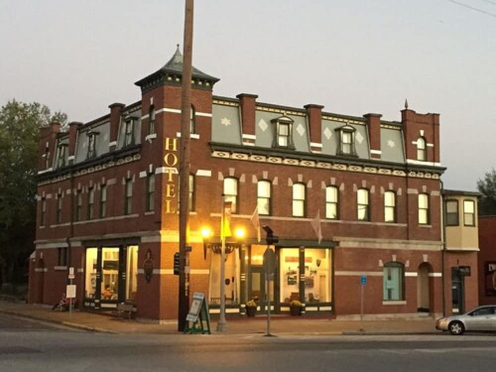 Hermann Crown Suites 1