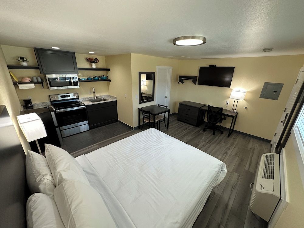Relax Inn of Medford 1