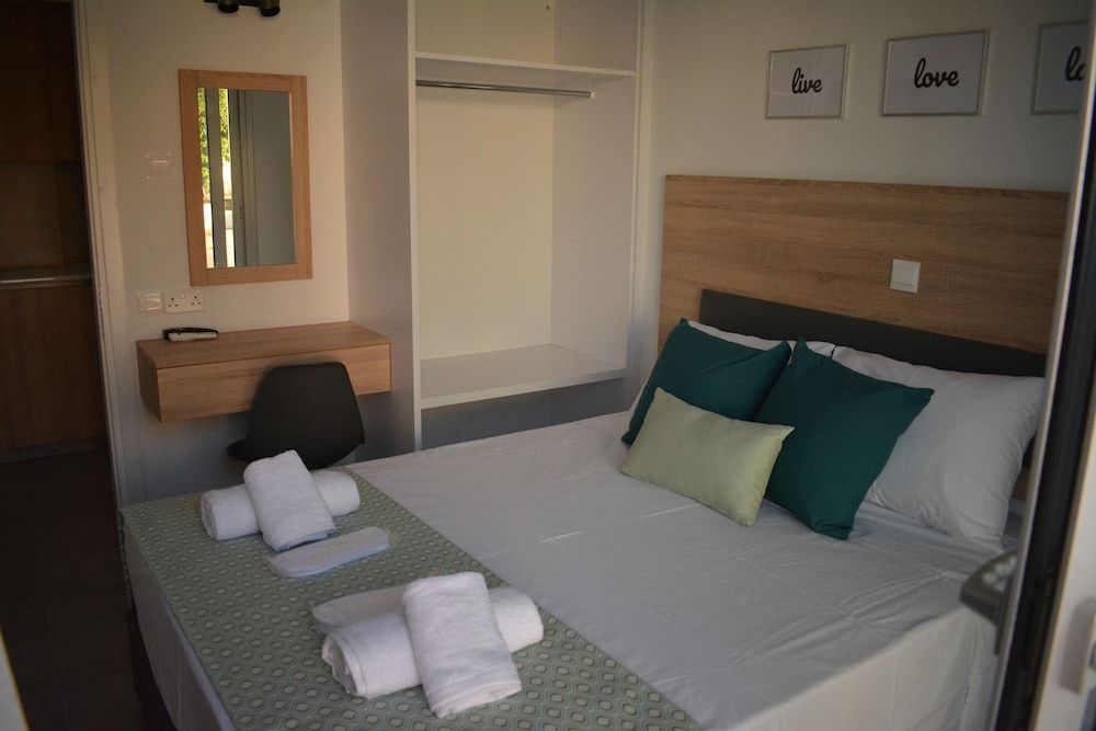 Green Bay Suites 2