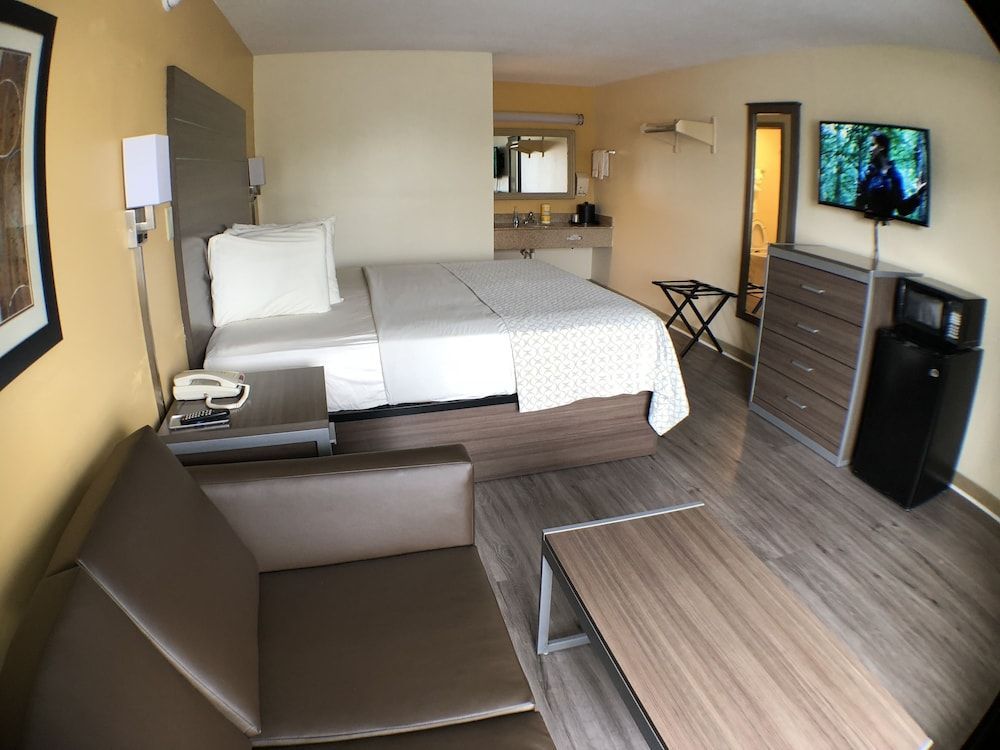 Southern Inn Lumberton 1
