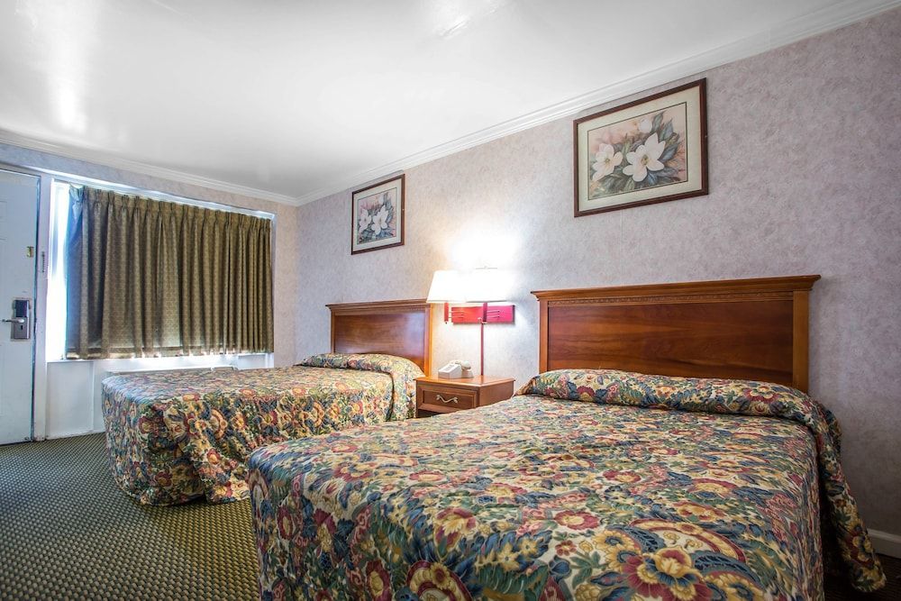 Downbeach Inn 2