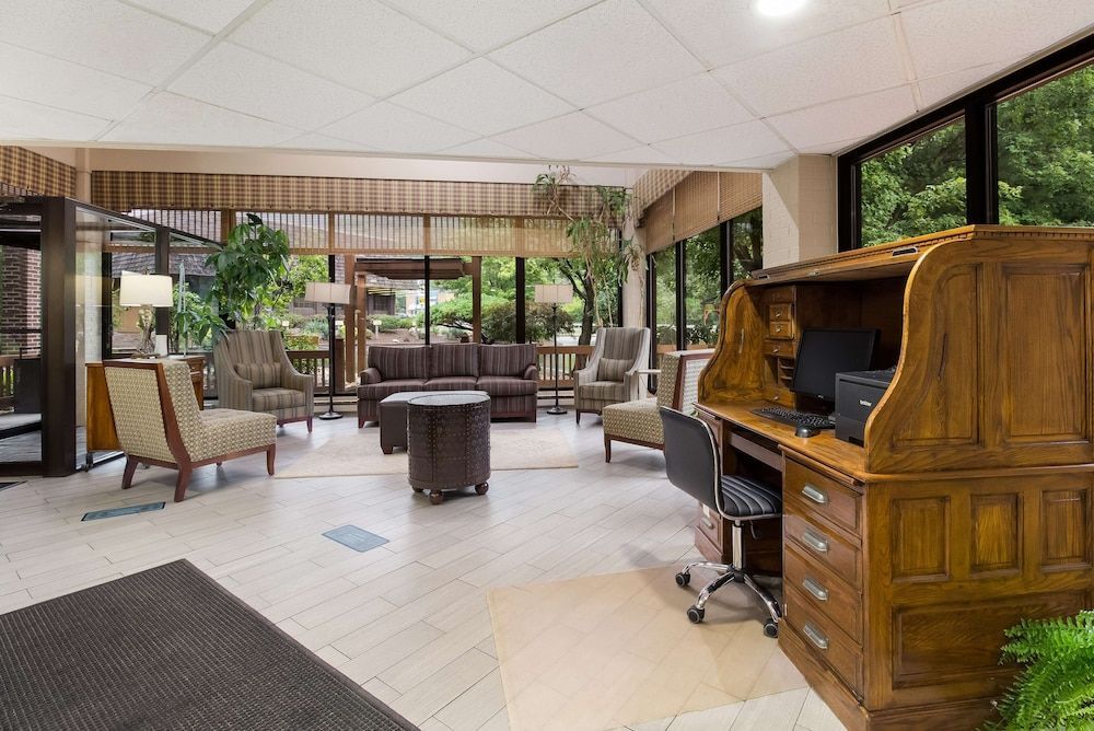 Best Western Braddock Inn 2