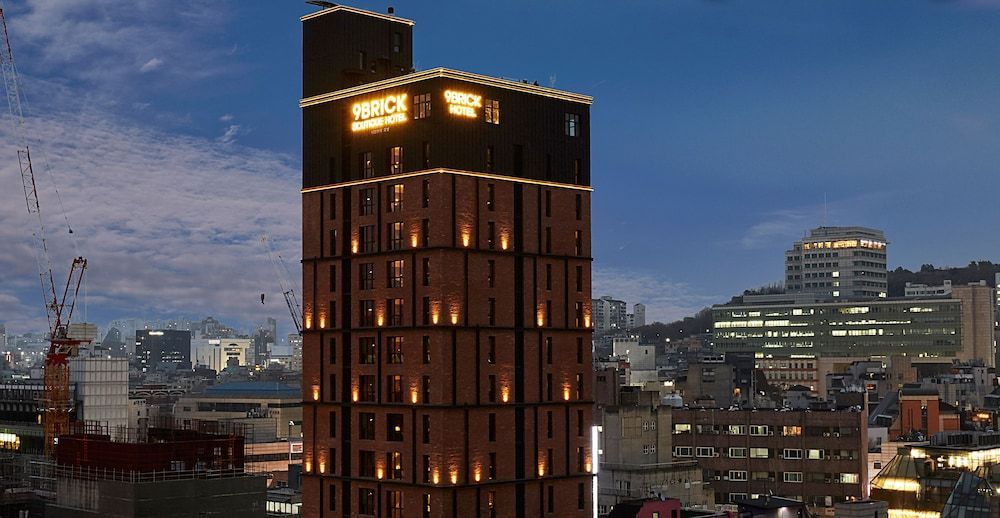 9 Brick Hotel 1