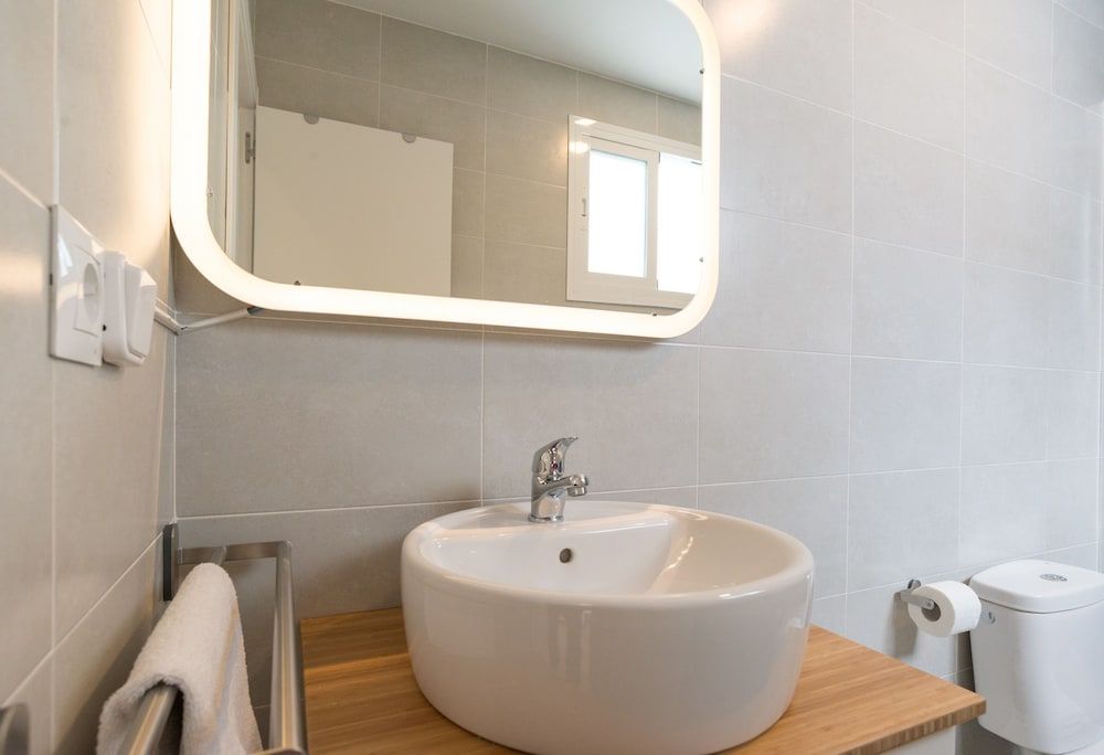 Teatro Plaza Apartments 1