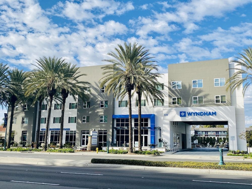 Wyndham Anaheim 1