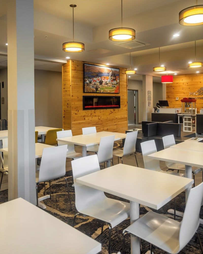 Microtel Inn & Suites by Wyndham Mont Tremblant 2